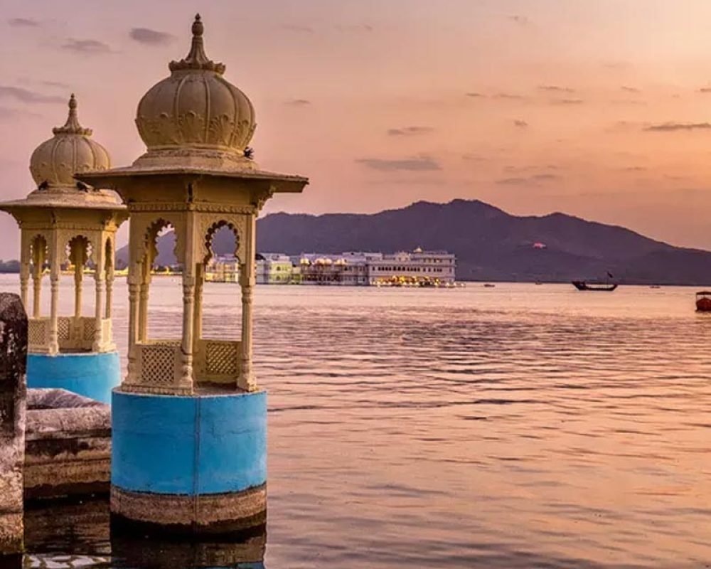 udaipur-local-sightseeing-places-tourism-entry-fee-timings-holidays-reviews-header (1)